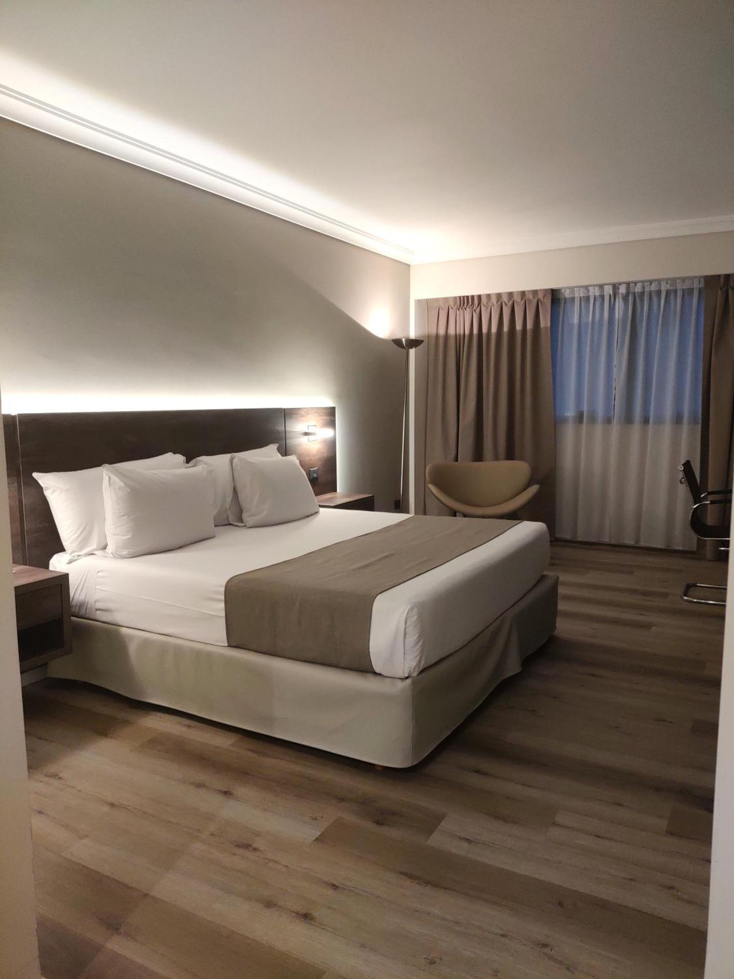 Отель Dazzler By Wyndham Buenos Aires San Martin Номер фото